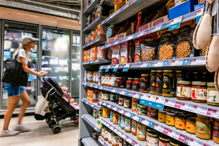 consumer-confidence-slips-as-inflation-expectations-jump