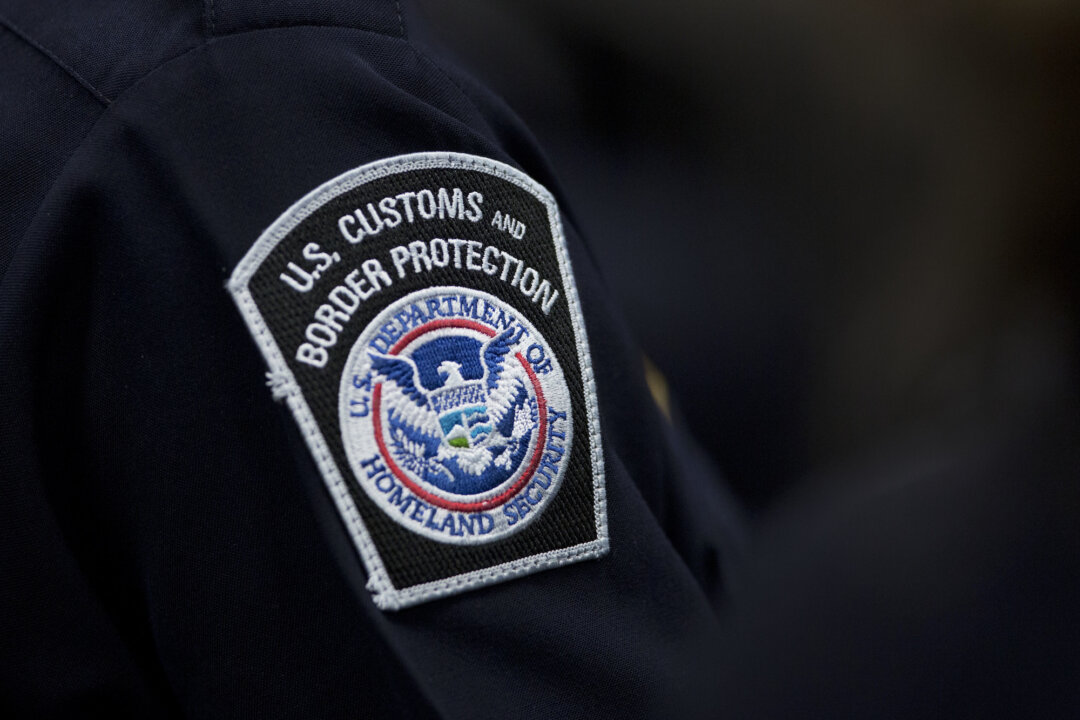us-border-protection-seizes-fentanyl-in-package-from-canada-at-seattle-port us-border-protection-seizes-fentanyl-in-package-from-canada-at-seattle-port