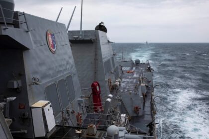 2-us-navy-ships-sail-through-taiwan-strait,-1st-transit-since-trump-inauguration