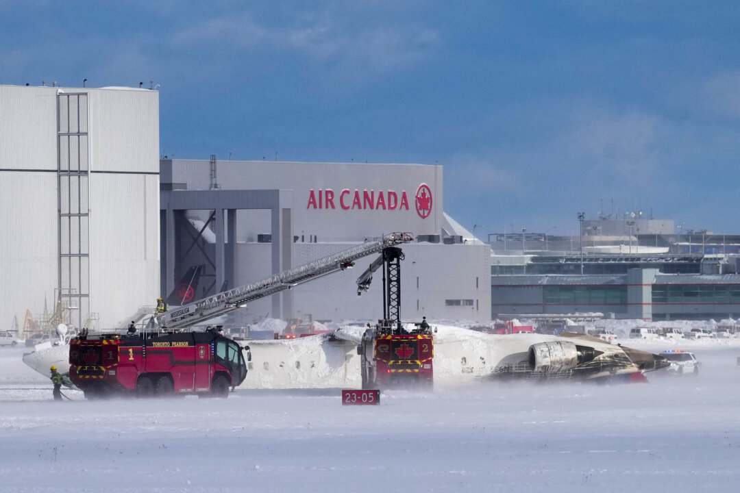 live-now:-view-of-scene-at-toronto-pearson-international-airport-following-plane-crash live-now:-view-of-scene-at-toronto-pearson-international-airport-following-plane-crash