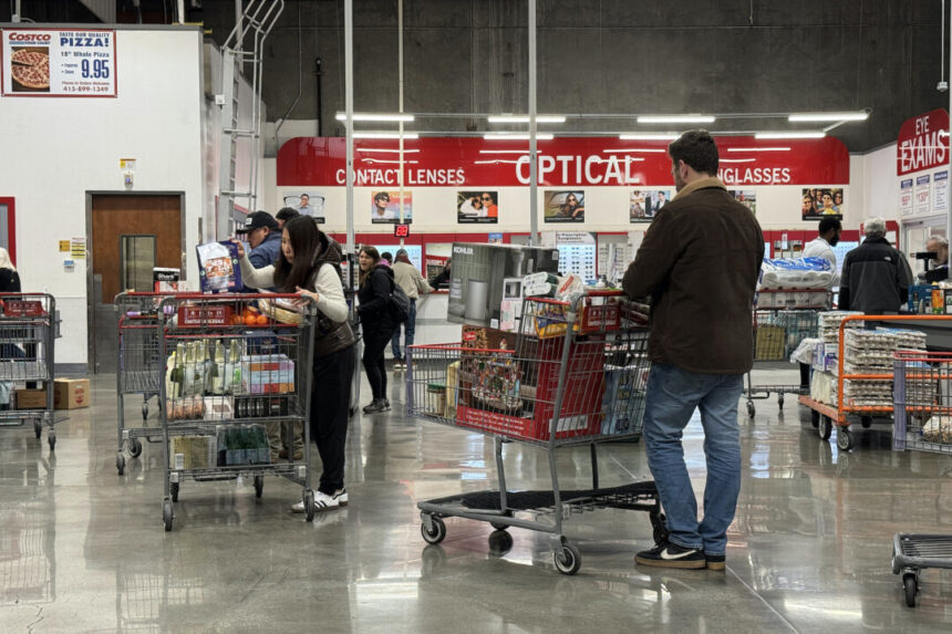 inflation-expectations-jump-to-30-year-high,-consumer-confidence-falls