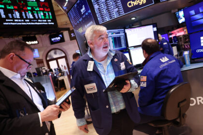 dow-jones-suffers-worst-day-of-2025-on-new-economic-fears,-expiring-options