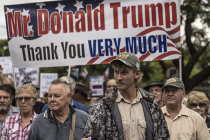 afrikaners-stand-in-line-for-trump’s-refugee-offer