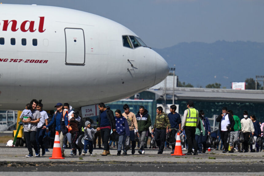 deportation-flight-from-us-arrives-at-caracas-airport-carrying-venezuelan-illegal-immigrants