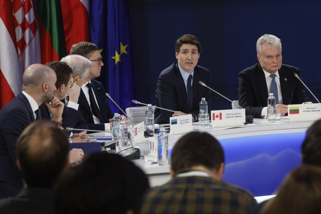 sending-canadian-military-to-ukraine-as-peacekeepers-‘on-the-table’:-trudeau