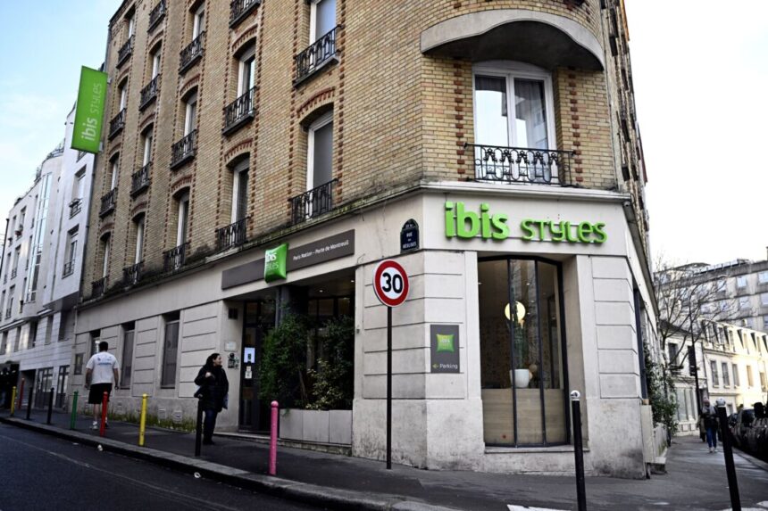 american-woman-in-custody-after-newborn-is-thrown-from-paris-hotel-window