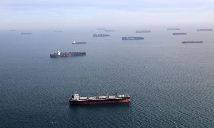 analysts-warn-of-costs-and-chaos-amid-us-tariff-uncertainty