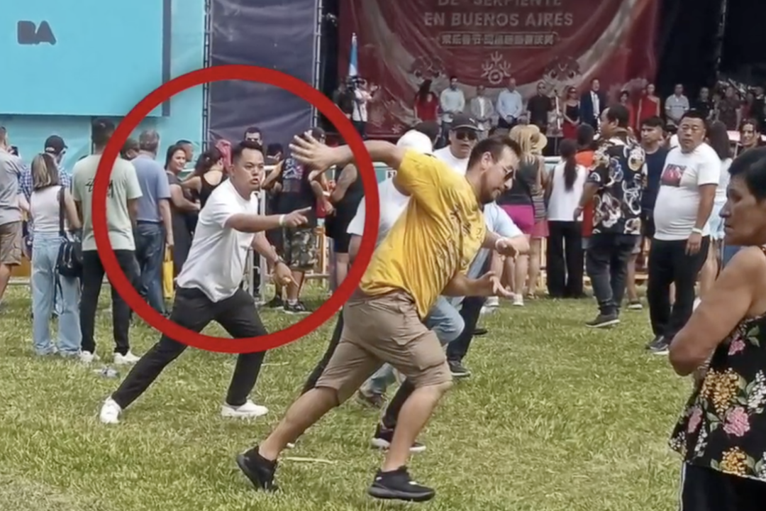 argentinians-attacked-by-pro-ccp-chinese-during-festival-in-buenos-aires argentinians-attacked-by-pro-ccp-chinese-during-festival-in-buenos-aires