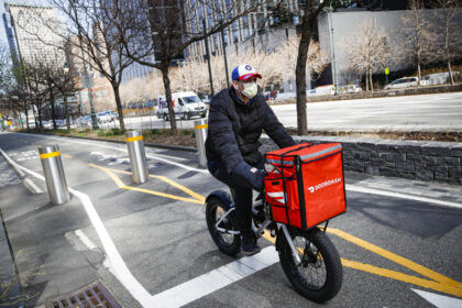 doordash-to-pay-ny-delivery-workers-$17-million-for-using-their-tips-to-cover-wages
