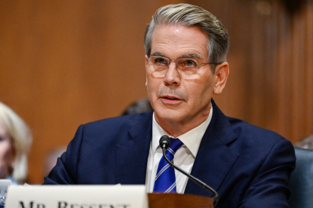 the-united-states-needs-a-spending-chainsaw