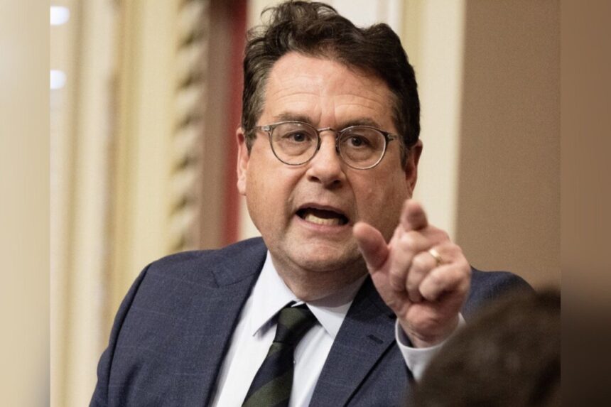 quebec-could-extend-religious-symbols-ban-to-school-staff-other-than-teachers