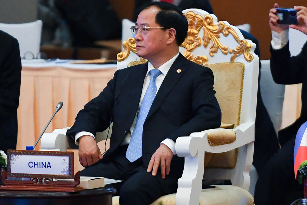 chinese-regime-abruptly-replaces-industry-ministry’s-top-official chinese-regime-abruptly-replaces-industry-ministry’s-top-official