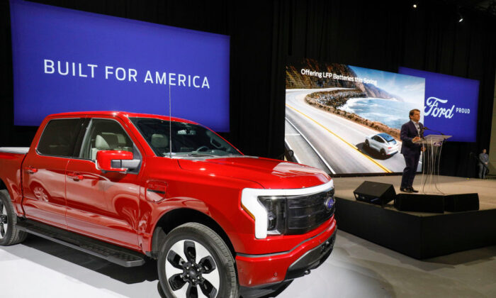 ‘detroit-three’-stocks-extend-decline-amid-trump’s-auto-tariffs