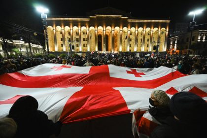 day-in-photos:-georgian-protests,-marine-le-pen-trial,-and-cherry-blossom-season