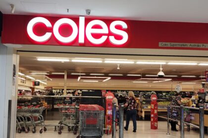 coles-gains-on-woolies,-grabs-sales-during-rival’s-woes