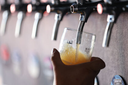 labor-announces-2-year-freeze-on-draught-beer-indexation,-coalition-matches
