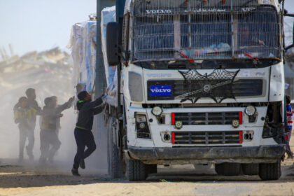 israel-defends-gaza-aid-cutoff-as-phase-one-ends;-25,000-food-trucks-were-supplied