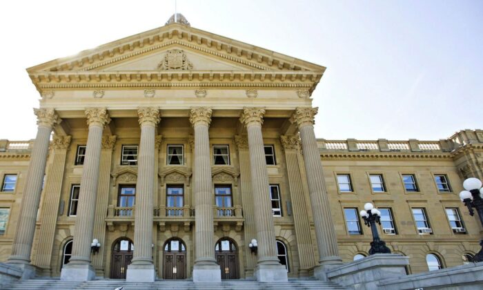 alberta-appoints-former-manitoba-judge-as-third-party-reviewer-of-ahs-allegations