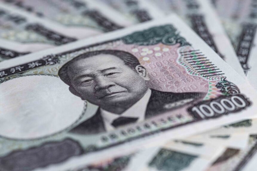 trump-warns-japan,-china-against-devaluing-their-currencies
