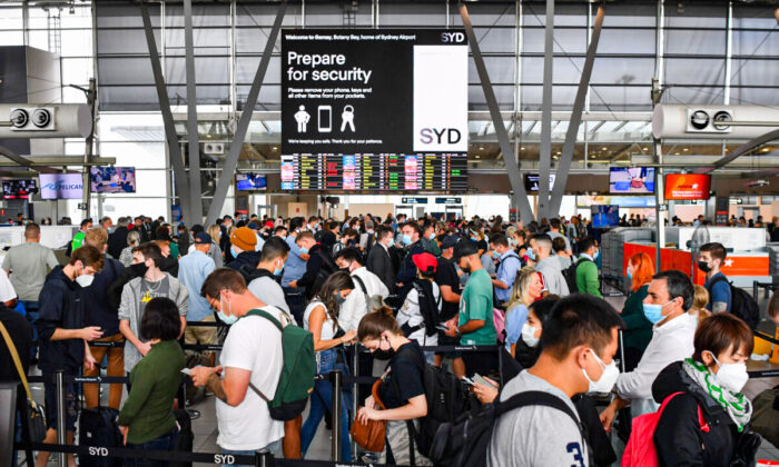 brisbane-man-charged-over-bomb-threat-on-flight brisbane-man-charged-over-bomb-threat-on-flight