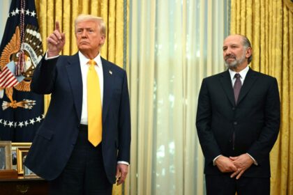 lutnick-says-trump-will-meet-mexico,-canada-in-the-middle-on-tariffs