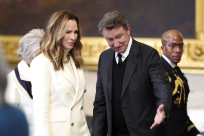 ‘give-the-guy-a-break’:-ontario-premier-doug-ford-defends-wayne-gretzky