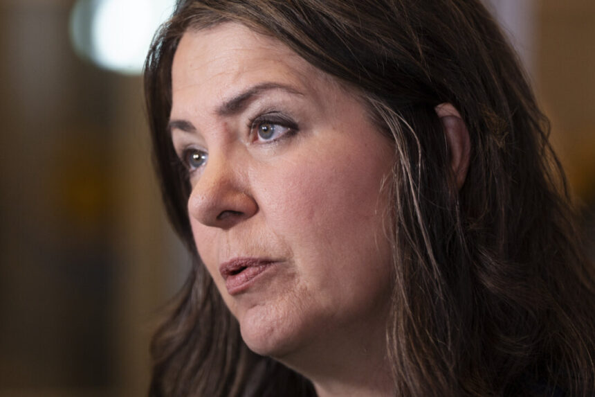 alberta-premier-supports-canada’s-tariffs-response,-opposes-energy-export-levies