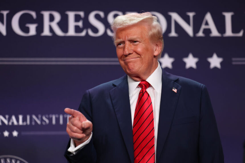 trump-unveils-plans-for-white-house-office-of-shipbuilding,-with-tax-incentives