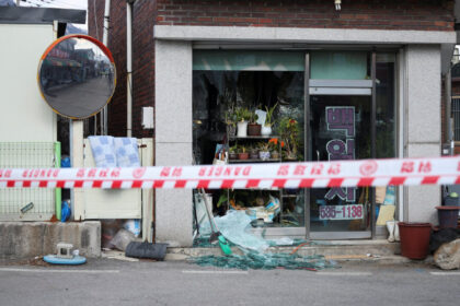 south-korea-air-force-jets-accidentally-drop-bombs-on-homes,-injuring-15