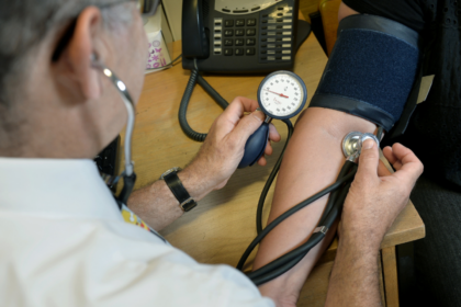 no-evidence-use-of-physician-associates-is-safe-or-improves-care,-study-finds