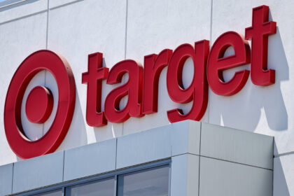 retail-roundup:-sector-cautious-amid-tariff-uncertainty,-tepid-outlook-ahead