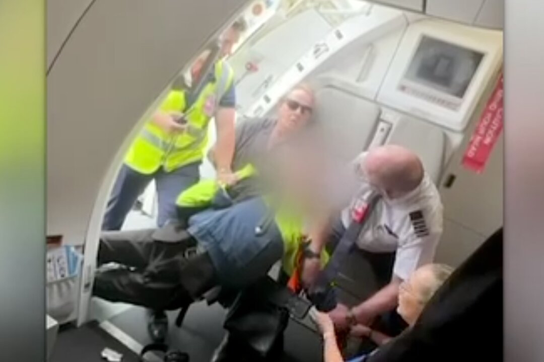 alleged-bomb-threat-puts-airport-security-under-spotlight alleged-bomb-threat-puts-airport-security-under-spotlight