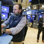 us-stocks-extend-selloff-as-trump-raises-tariffs-on-canada-metals