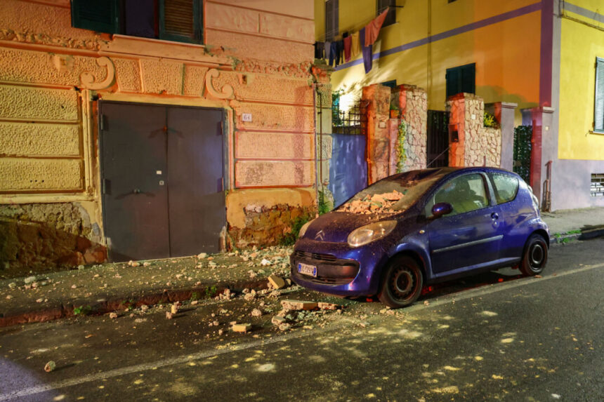 buildings-damaged-as-overnight-quake-hits-naples-in-southern-italy