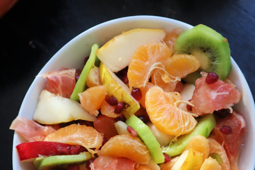 australians-tucking-into-more-junk-food-while-eating-less-fruit