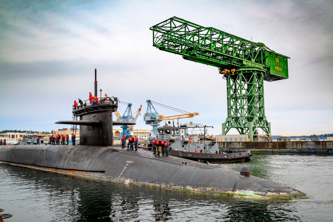 trump-seeks-to-challenge-china’s-shipbuilding-dominance