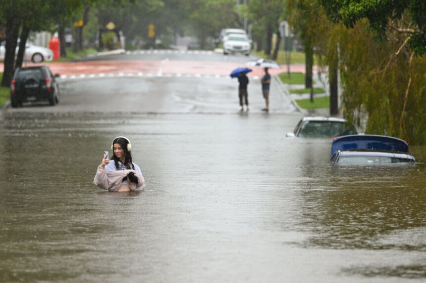 cyclone-alfred-to-cost-australia-$1.2-billion