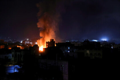 israelis-head-for-shelters-as-hamas,-houthis-renew-missile-attacks
