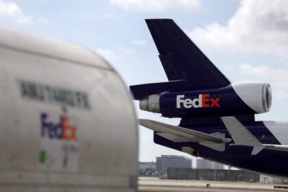 fedex-cuts-sales-forecast-on-weak-demand,-shares-drop-sharply