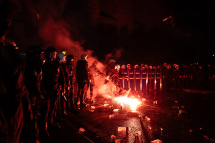 day-in-photos:-protests-in-turkey,-fire-in-london,-and-volcano-eruption-in-indonesia