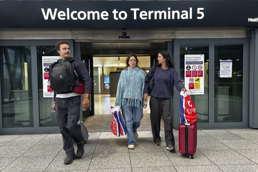 uk-government-orders-probe-into-heathrow-shutdown-that-sparked-concern-over-energy-resilience