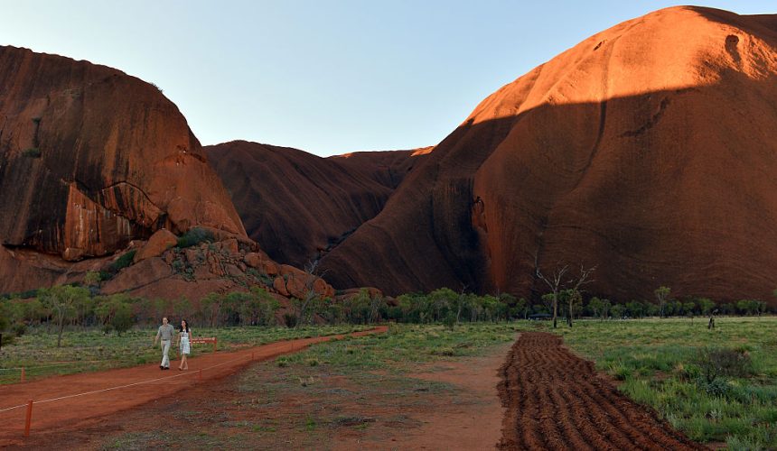 new-campaign-offers-$250-flight-discounts-to-alice-springs