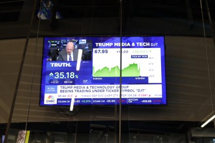 trump-media-teaming-up-with-crypto.com-to-launch-etfs