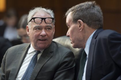 senate-democrats-seek-to-undo-trump’s-tariffs-on-canadian-goods