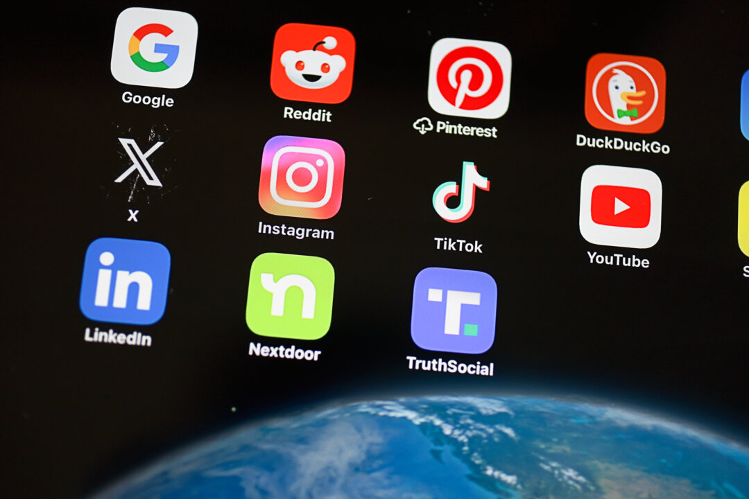 federal-judge-strikes-down-arkansas-social-media-verification-law