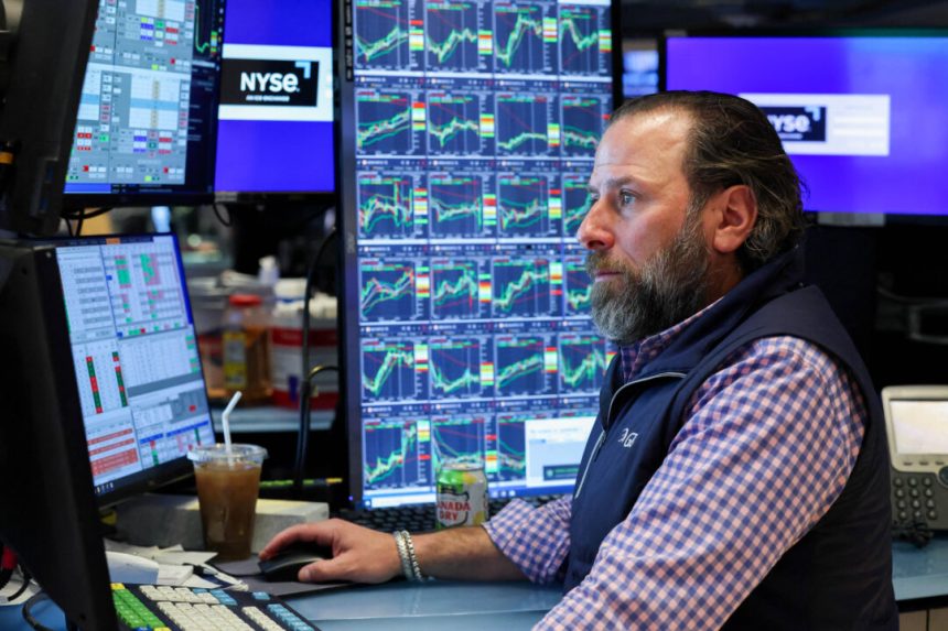dow-jones-drops-1,100-points-a-day-after-trump-tariff-announcement