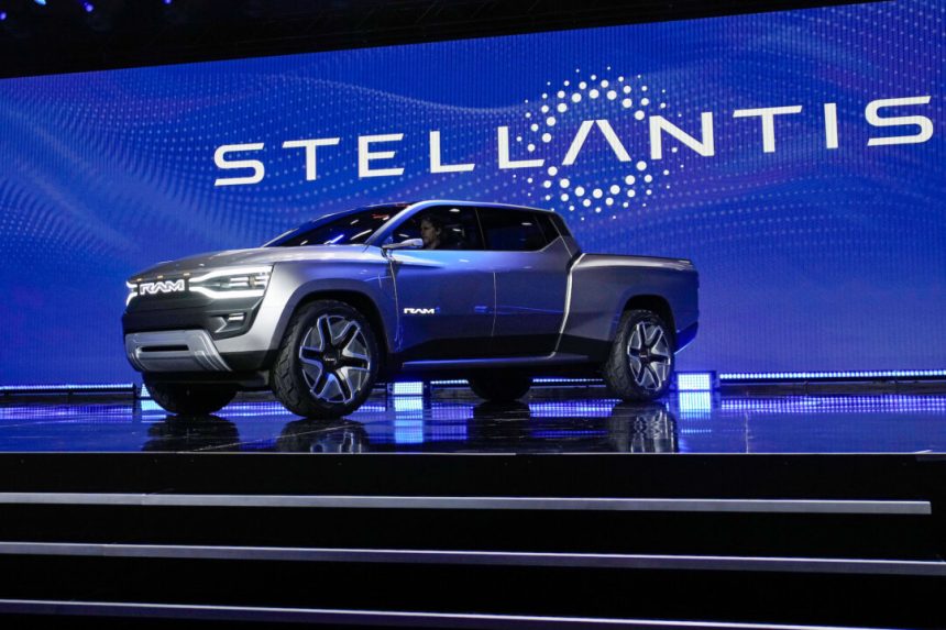 stellantis-pausing-production-at-canada,-mexico-plants;-900-us-workers-temporarily-laid-off