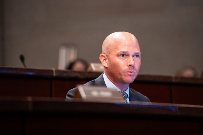 us-can-use-tariffs-to-fight-chinese-hacking-threats,-lawmaker-says