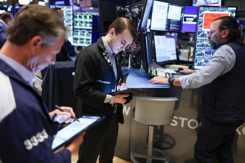 us-markets-down-upon-global-tariff-announcement