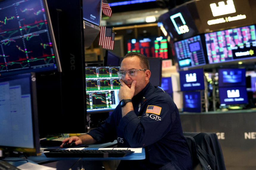 us-stocks-fall-for-2nd-straight-day-after-global-tariff-news